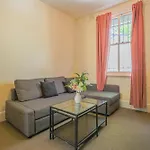 Stylish 3-Bedroom Near Darling Harbour