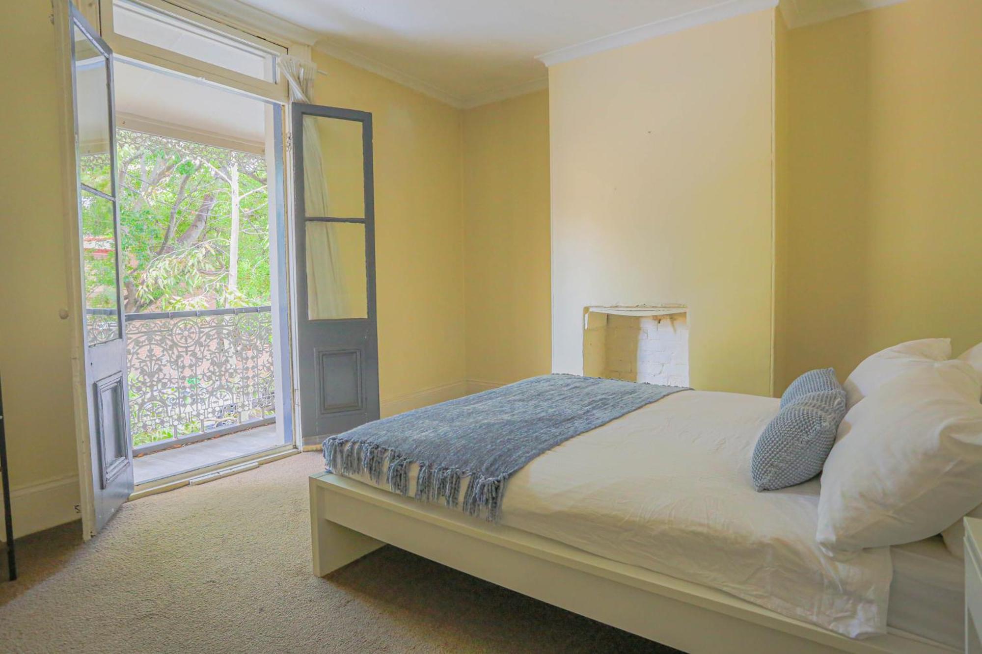 Stylish 3-bedroom Near Darling Harbour Apartment